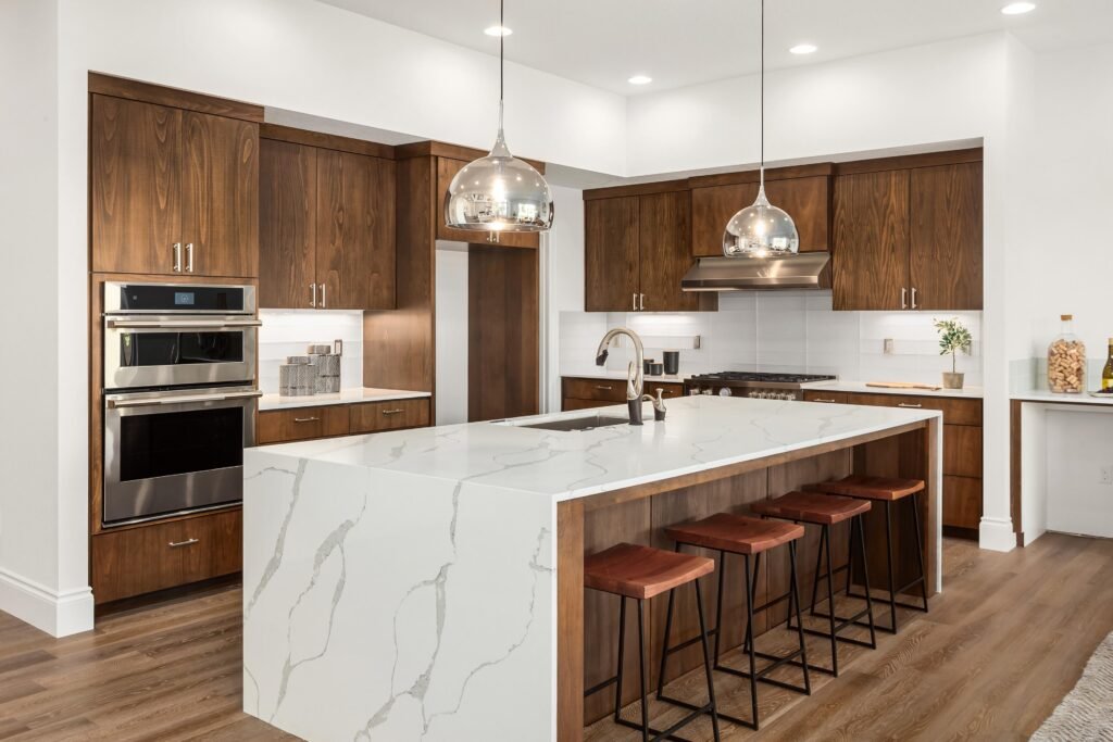 Quartz vs. Granite Countertops – Pros and Cons for Your Kitchen