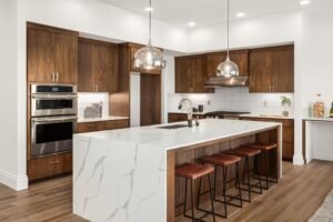 Quartz vs. Granite Countertops – Pros and Cons for Your Kitchen
